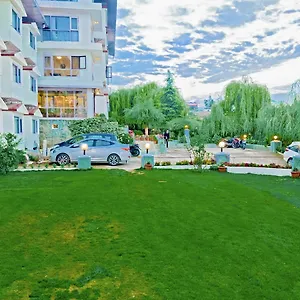 Royal Jardin Whistling Pines Shimla